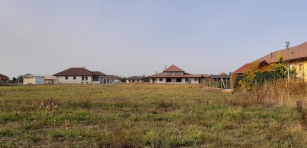 <![CDATA[Elad� Telek Kakucs  - Sz�kesi �ti lak�parkban]]>